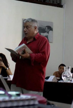 Bastenier dictando clase en las instalaciones de la FNPI en Cartagena de Indias, Colombia.